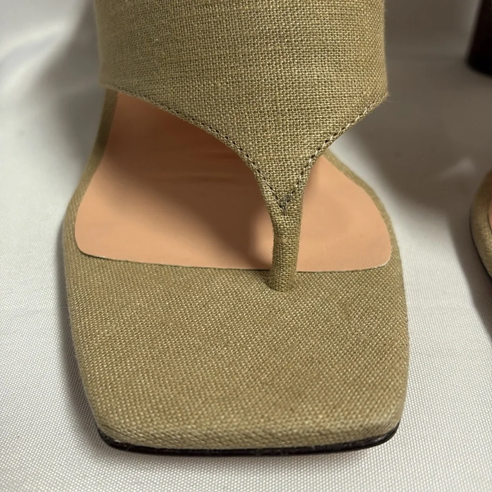 J. Crew Rounded Heel Thong Sandal in Linen Honey Brown/Tan Size 8 NWOB - Picture 5 of 8